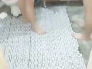 手机直播福利姐姐姐夫小舅子的4P直播现场 两猛男爆操两肥熟 奶大屁股大