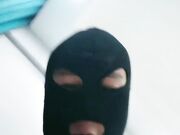 萝莉嫩妹女仆在床上被变态蒙面大哥蹂躏 皮鞭抽逼舔穴舔菊花 深喉草嘴吸蛋蛋