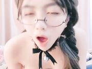 大战头套男 边插边用辣椒黄瓜爆菊 操的不够爽 电动伸缩假屌伺候