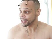 顽皮的淫荡继母非常想要继子的鸡巴在她的骚逼里留下种子