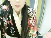 颜值不错苗条妹子和服道具自慰啪啪 跳蛋塞逼逼口交上位骑乘后入