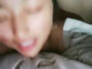 良家小媳妇 为赚奶粉钱下海直播 女主经验不是很足 深喉两下就喊要吐