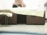 红灯区会所挑了两个小姐玩双飞脱了衣服惨不忍睹年长的骚得很老夸沈先生长得帅