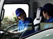 在快递公司工作的单身美女妈妈与兼职学生激情四射的性爱故事1