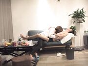 漂亮熟女大姐 哦靠我厕所都还没有上完 小伙被大姐上位骑乘霍霍没几分钟射了