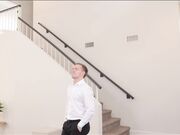 幸运儿将大屌插入亚洲紧致小穴