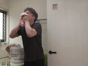 继父在母亲怀孕后无法满足性欲1