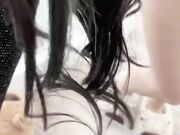 我在楼梯上内射了我的亲姐姐！疯狂抽插自己的亲姐姐，最后内射却不懂内射的危害