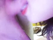 风骚小少妇招男技师上门推背精油按摩饥渴难耐言语诱惑主动伸手摸男技师鸡巴