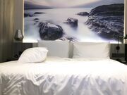 高挑卷发连衣裙，小宝精神状态很低迷