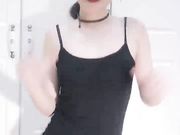 丝袜老婆就是会玩自慰抠逼