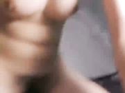 丝袜老婆就是会玩自慰抠逼