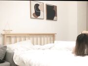 沙发上摸奶调情舔逼上位骑坐猛操，