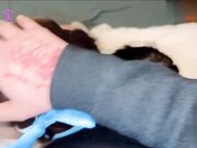 无套双飞JK萝莉高中生 两少女一起争着吃鸡巴 肉棒操一个手玩一个