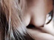 大哥不在家帮助饥渴发骚的嫂子泻火