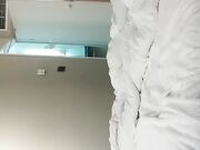 陌陌勾搭良家少妇酒店相约啪啪白嫩风骚无套内射精液溢出还要贴心擦拭