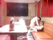 全网商K偷拍独家 2000包间干漂亮小姐姐 前凸后翘 拿着麦克风叫床