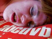 翘屁股漂亮的小可爱在卧室里被大鸡巴狠狠撞击