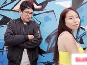 淫乱挑战约粉丝答题谁答对就可以享受淫荡骚穴