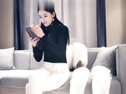 车模女神貌美肤白大长腿 对着镜子后入搔首弄姿真是个小尤物