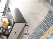 周末佳片 趁爸爸睡着强推35岁后妈 后妈身材超好风韵犹存 不停我快点射给她