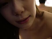 饥渴的少妇一把抓住肉棒就全部吞下