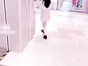 初次尝试商场遥控跳蛋带回房间中出内射