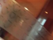 乳房饱满大又圆的国模静静宾馆大尺度私拍完洗洗澡被摄影师潜规则