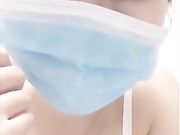 99年清纯妹子在家做直播 胡淫乱语套路礼物 BB很粉 突然来大姨妈，弄了一床