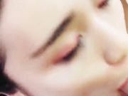 高清 对白非常有内涵的美团外卖小哥为了好评陪寂寞美女吃货吃麻辣香锅最后你懂得