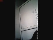 国内牛人潜入高校女厕近距离偷拍几个漂亮妹子的嫩穴