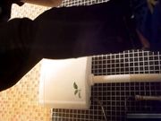 外站最新流出国内云上会所高清系列眼镜妹子看着手机很入迷