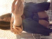 外站最新流出国内云上会所高清系列眼镜妹子看着手机很入迷