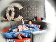 年轻大学生情侣秀恩爱啪啪小伙很疯狂各种舔