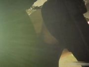 颜值高妹子貌似把内裤弄湿了用纸巾拼命插