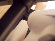 女士WC隔间多角度拍脸又拍下面