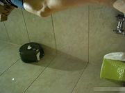 高跟美眉尿的很急像喷泉一样