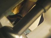 女士WC隔间多角度偷拍拍脸又拍下面