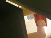 城暗藏隔间拍来方便的美眉们