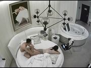 挑逗一番直接扒掉内裤强势插入