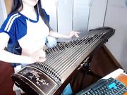 弹得了古筝自得了慰多才多艺大波妹