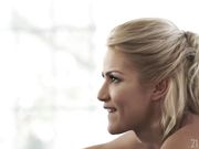 如此美色的诱惑在下只能臣服