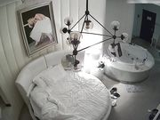 被包养的大叔干到一起高潮