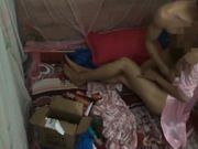 打工夫妻凌乱蜗居享受快乐性事