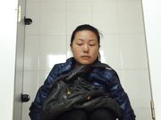 商场厕拍看起来很富有的阿姨