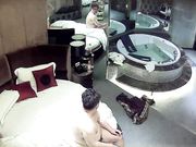 小鸡鸡满足不了这骚女友来换人