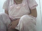 生宿舍厕拍妹子尿着要睡着了