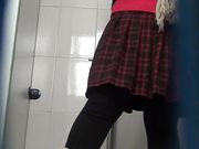 商场厕拍 姐妹在厕所聊天