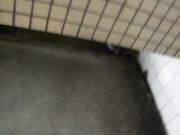 大厦女厕偷窥妹子尿尿小阴唇真好看