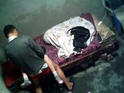 大叔嫖妓结果不够硬想要舔逼被拒